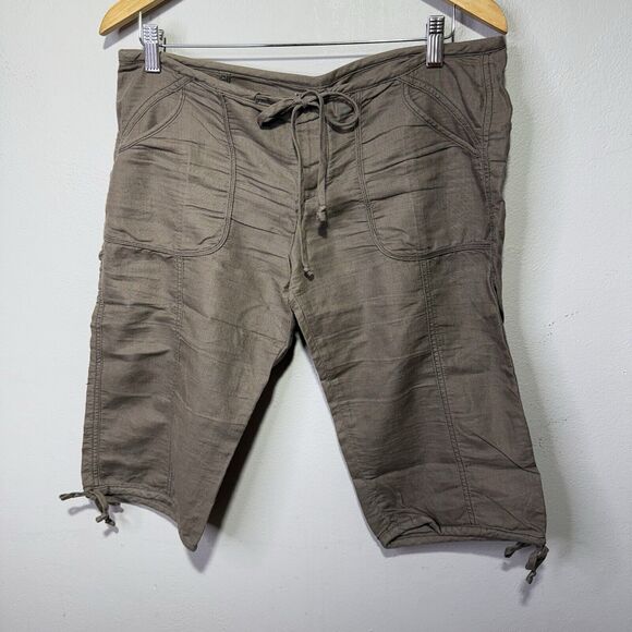 Hollister Pants - Hollister Women’s Capri Cargo Pants Women’s Size Large Khaki Brown *Fabric Pull*
